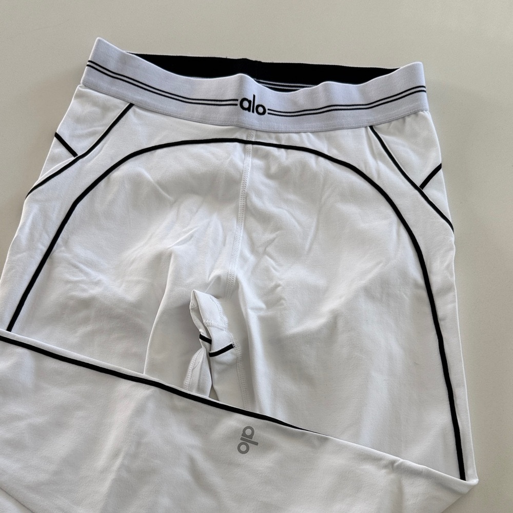 Alo White High-Waist Leggings with Black Piping